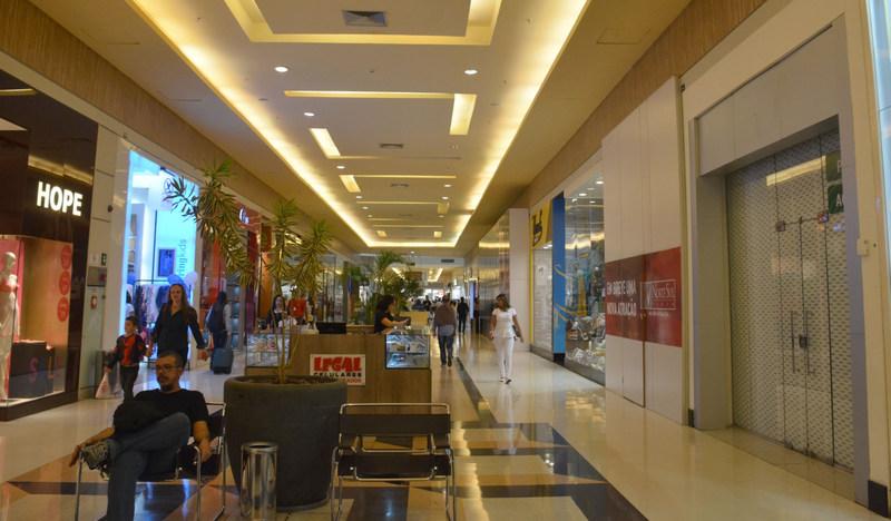 Shoppings de Campo Grande têm 77 lojas fechadas
