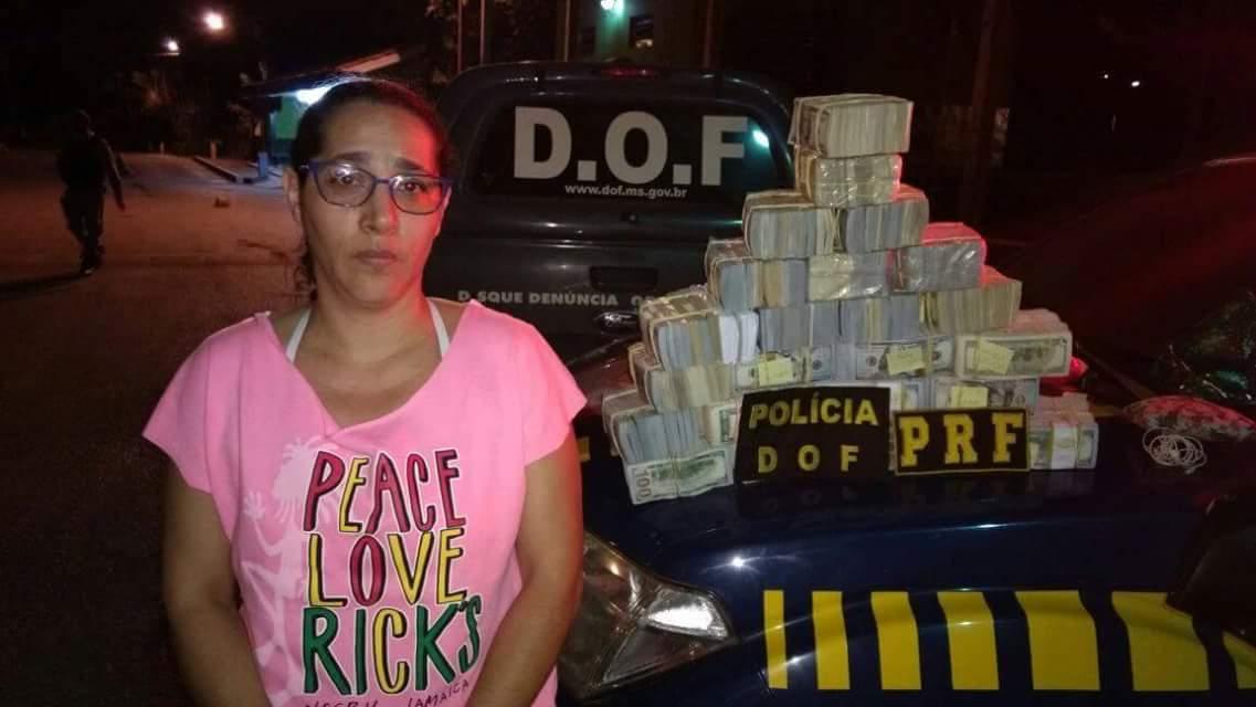 Casal carregava 2,4 mi de dólares e “não sabia”