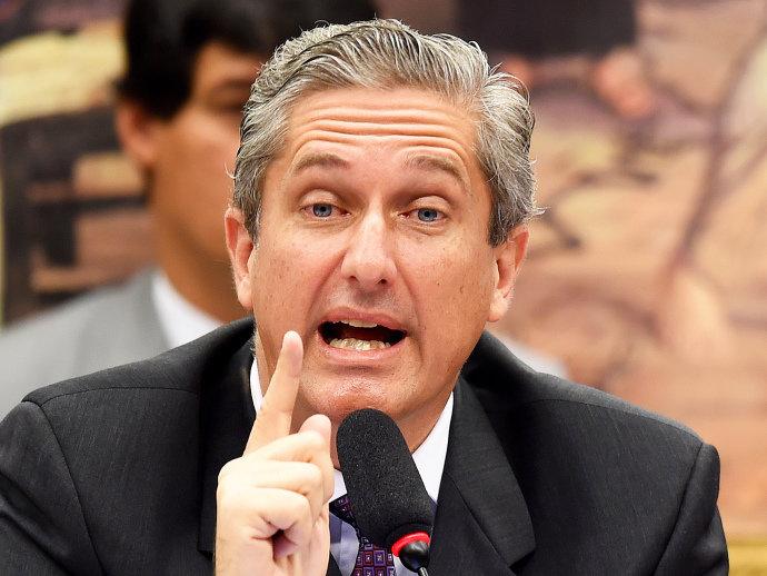 Líderes do centrão querem deixar caminho livre para Rosso