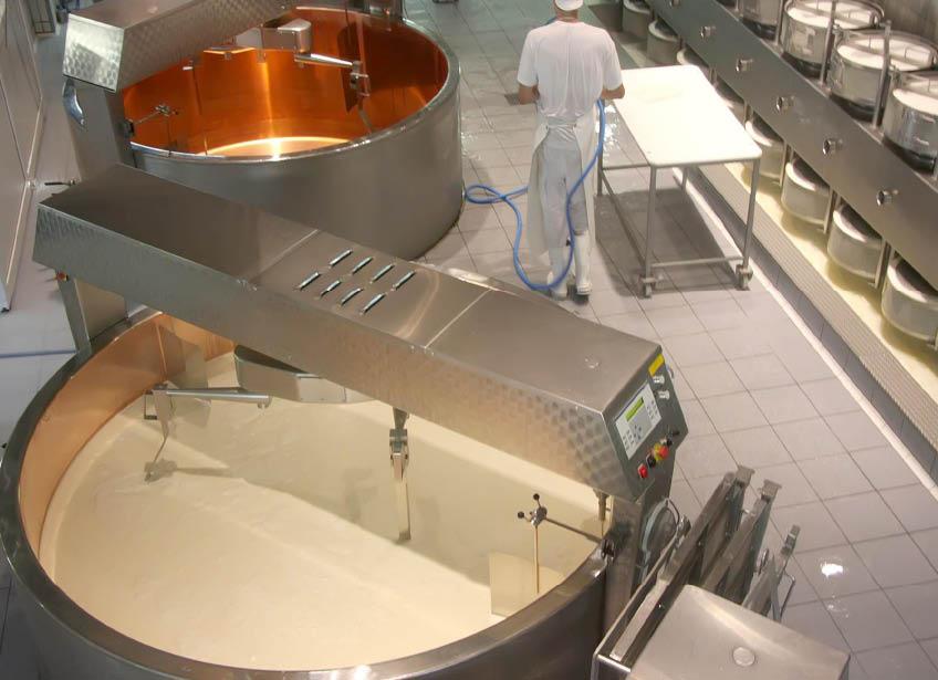 Produção de leite recua pela e preço dispara no estado