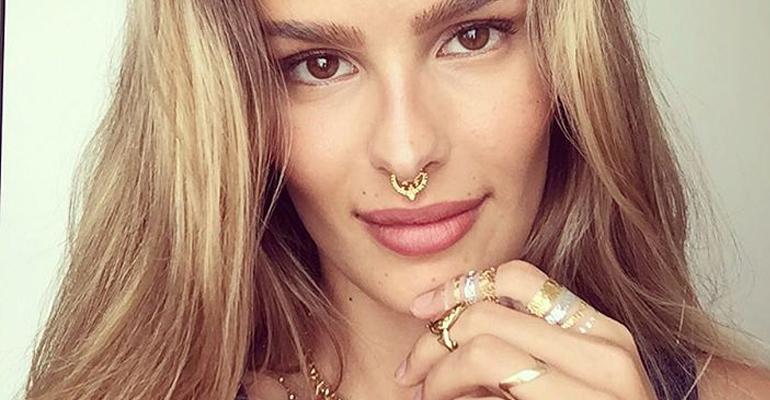Yasmin Brunet revela queda por atriz de 'Orange Is the New Black'