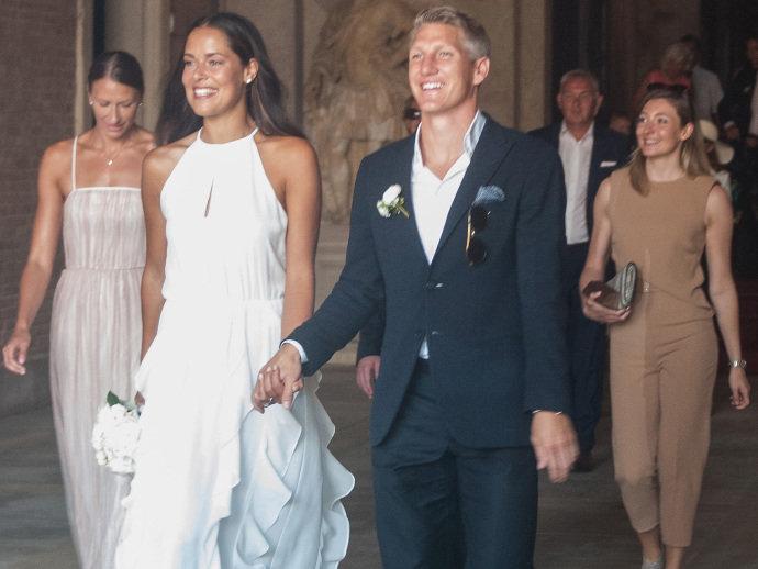 Schweinsteiger e Ivanovic se casam em Veneza