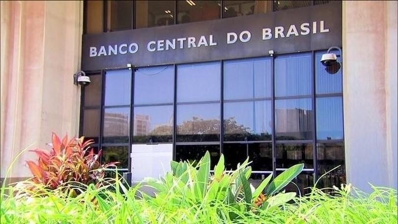 BC prevê queda dos juros de cartão de crédito