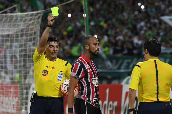 São Paulo deixa Colômbia revoltado com a arbitragem