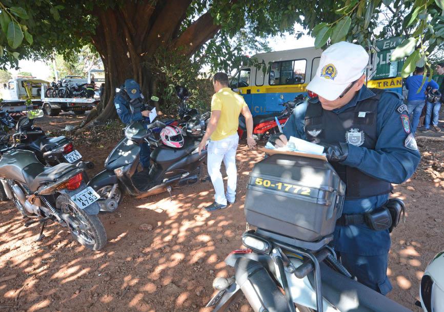 Milhares dirigem sem habilitação nas ruas da capital