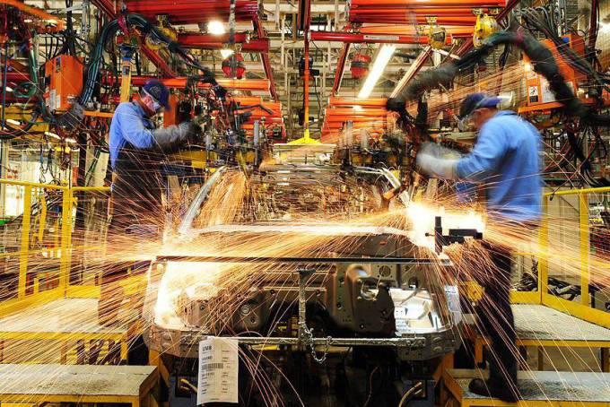 Mercado reduz previsão de queda do PIB e da inflação