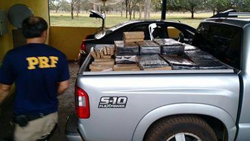 Drogas e munições são apreendidas em veículo após perseguição na BR-267