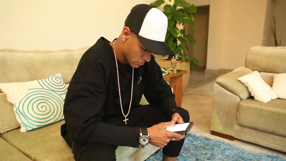 Neymar perde desafio de Zuckerberg