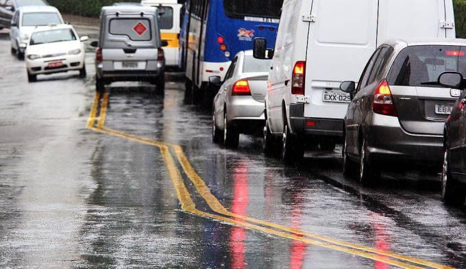 Erro de radar obriga Haddad a cancelar 17 mil multas em SP