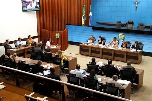 Assembleia e Câmara têm mais servidores que os Bombeiros