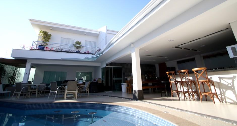 Leilão expõe vida extravagante de chefe do tráfico