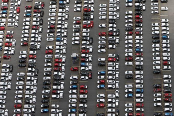 ‘Troca com troco’ de veículo aumenta em meio à crise