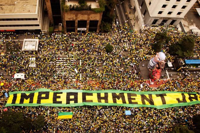 Movimentos adiam atos de 31 de julho a favor do impeachment