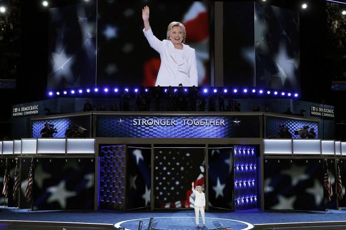 Hillary: ‘EUA estão em um momento decisivo’