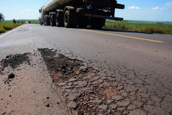 Reformado há um ano, trecho de rodovia já está intransitável