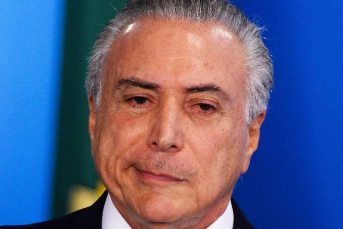 PSDB pressiona Temer por gestão mais austera