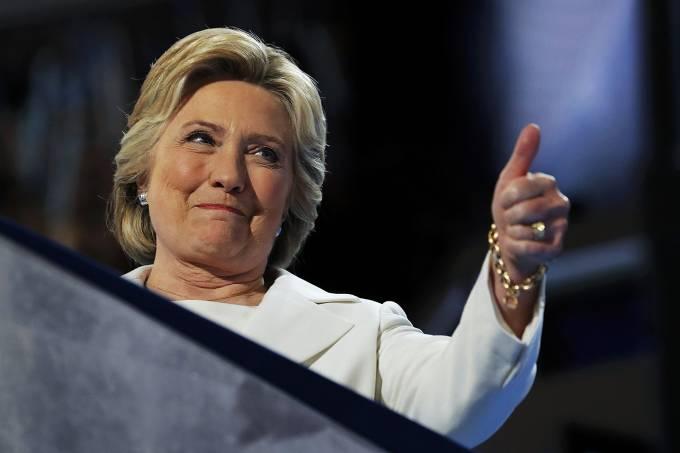 Pesquisa coloca Hillary 10 pontos à frente de Trump