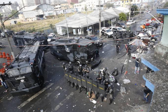 Polícia faz megaoperação na Cracolândia e no Cine Marrocos