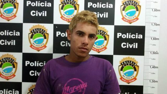 Jovem é preso por receptação ao ser flagrado com moto furtada