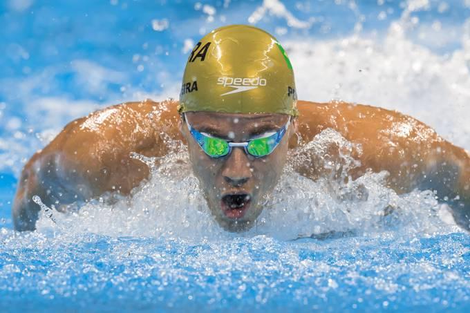 O que ver hoje: Phelps e Thiago Pereira na piscina à noite