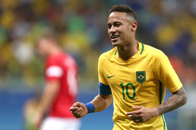 Neymar rebate críticas ‘maldosas’ e elogia Marta