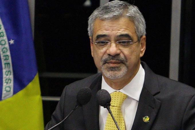 PF pede arquivamento de inquérito contra Humberto Costa