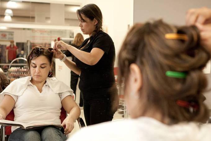 Com queda de junho, serviços têm retração de 3,4% em um ano