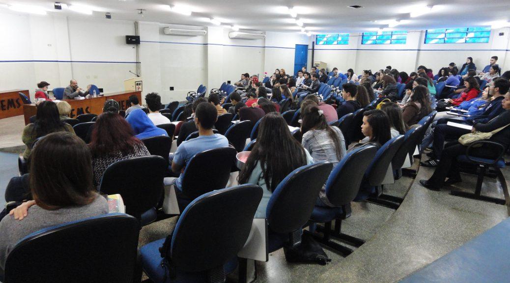 Curso de Direito da UEMS promove debate sobre democracia no Dia Advogado