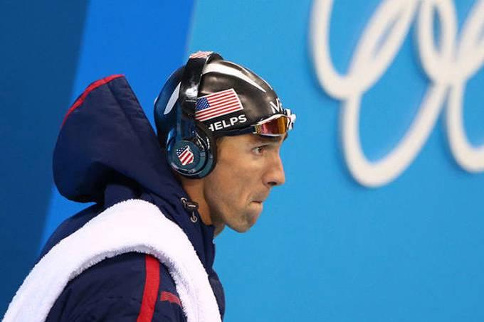 Atendendo pedidos, Phelps esconde marca do patrocinador