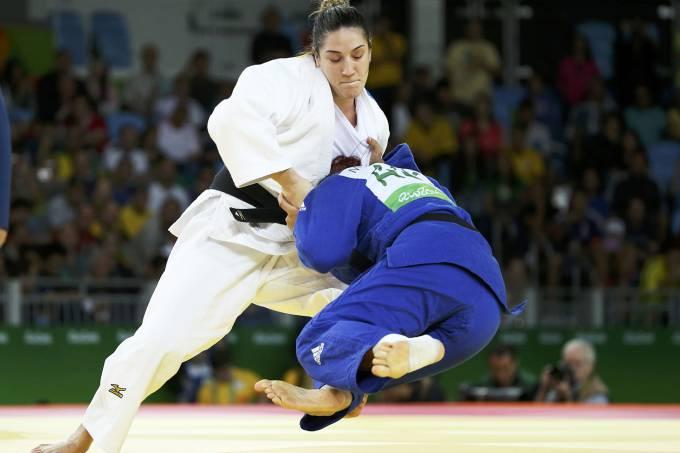 Mayra Aguiar vence mais uma e vai à semifinal do judô