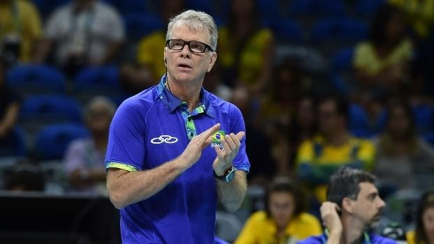 Brasil escorrega, sofre 1ª derrota e renasce EUA no vôlei