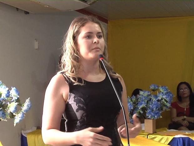 Prefeita 'ostentação' é afastada de novo do cargo