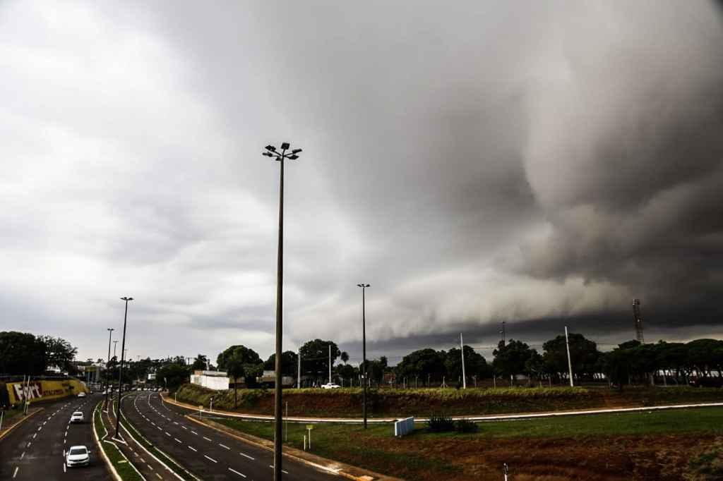 Sábado terá chuvas isoladas e temperaturas de até 34°C
