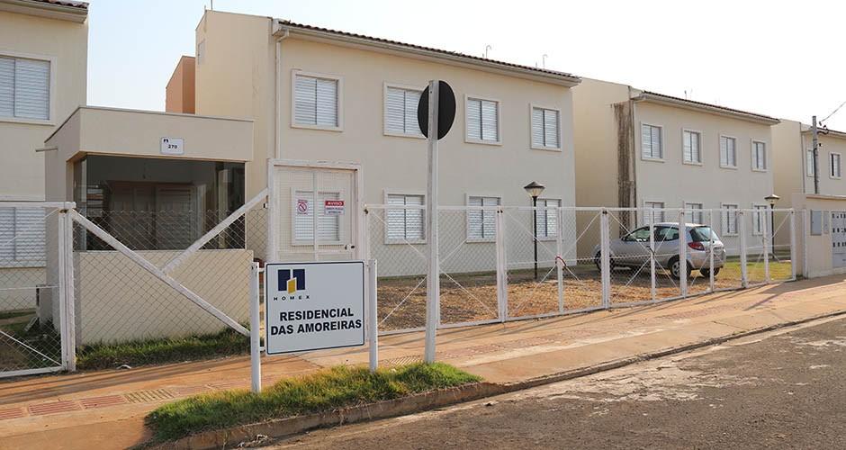 Residencial é alvo de arrastão na madrugada