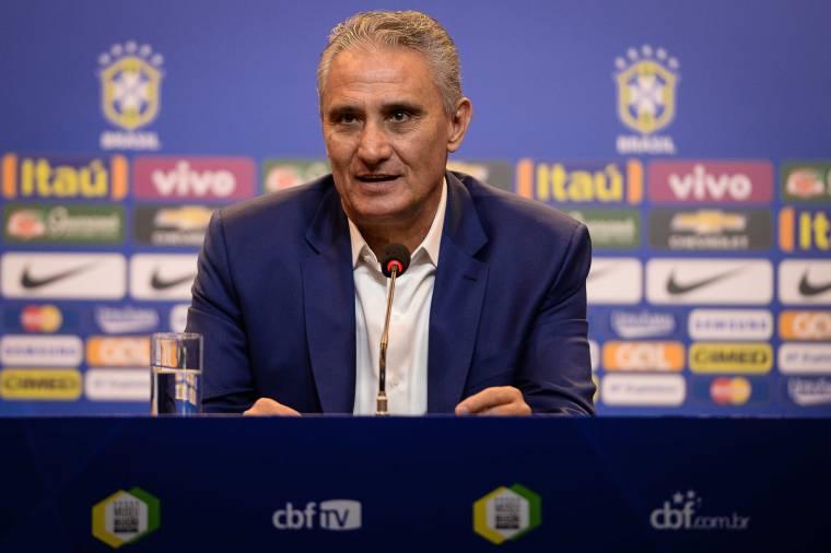 Paulinho e Marcelo voltam à seleção na primeira lista de Tite