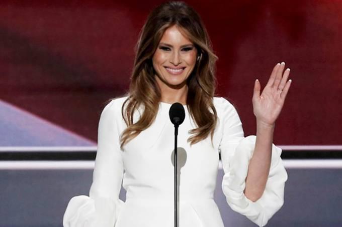 Melania Trump ameaça processar jornais por difamação