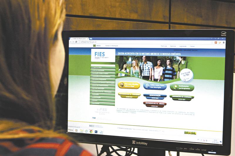 Pré-selecionados no Fies têm até domingo para se inscrever