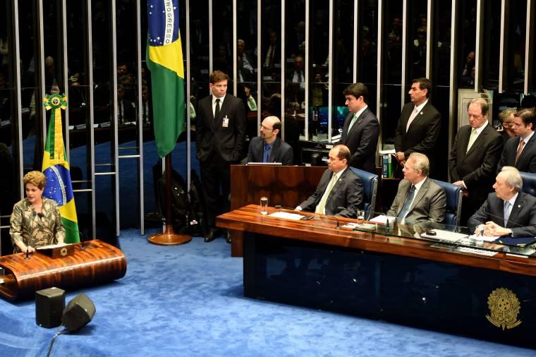 ‘Estamos a um passo de consumar um golpe’, diz Dilma