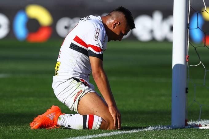 Após invasão de CT, São Paulo fica no 0 a 0 com o Coritiba