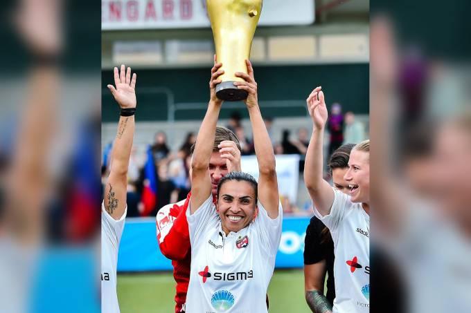 Marta brilha e é campeã na Suécia