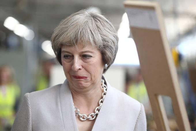 Premiê britânica quer acelerar processo de Brexit