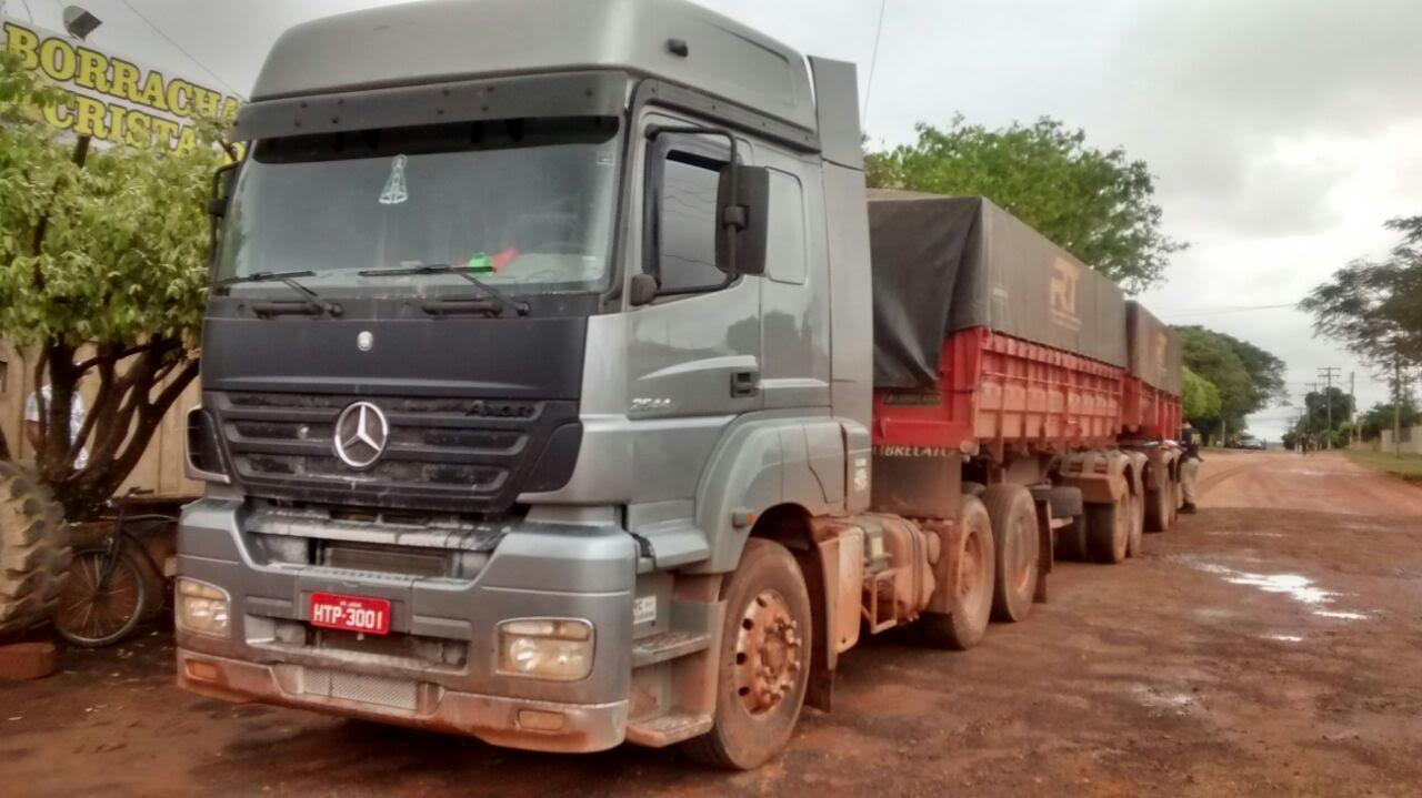 PRF apreende carreta com carga de pneus sem nota em Jardim