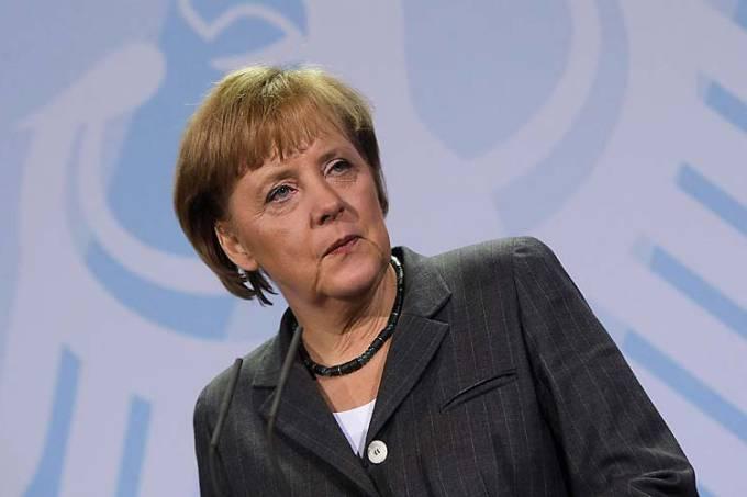 Merkel quer reconquistar confiança dos alemães após derrota