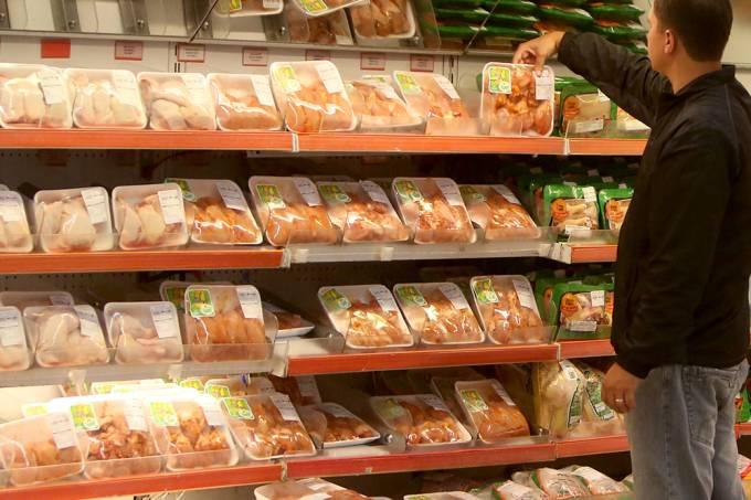 Economistas elevam previsão de inflação para 2016 e 2017