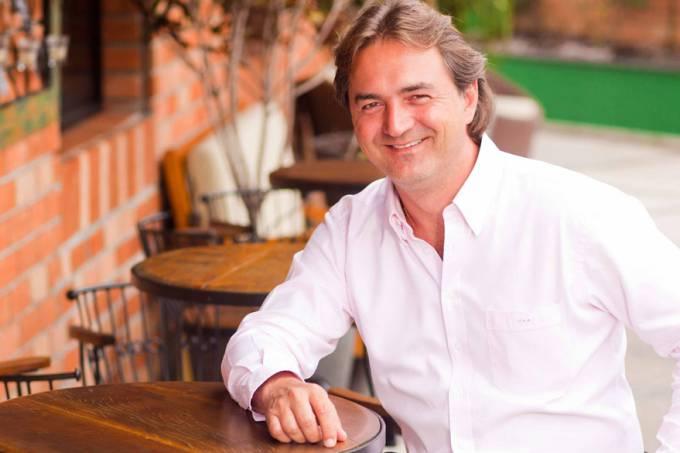 Ações da JBS têm maior recuo da Bovespa após operação da PF