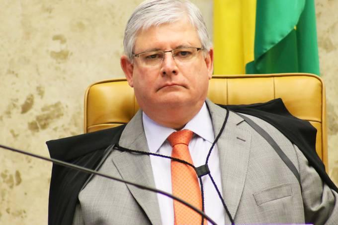 Janot defende liberação do aborto para grávidas com zika