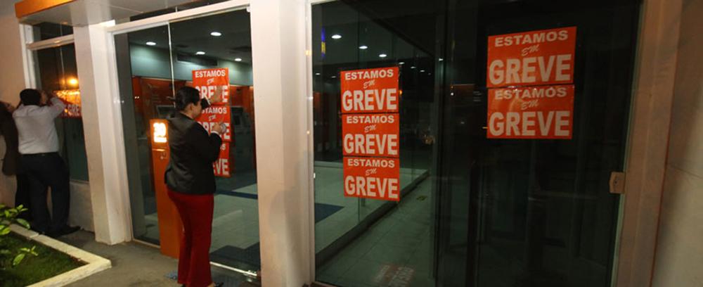 Greve dos bancários completa uma semana e ganha apoio