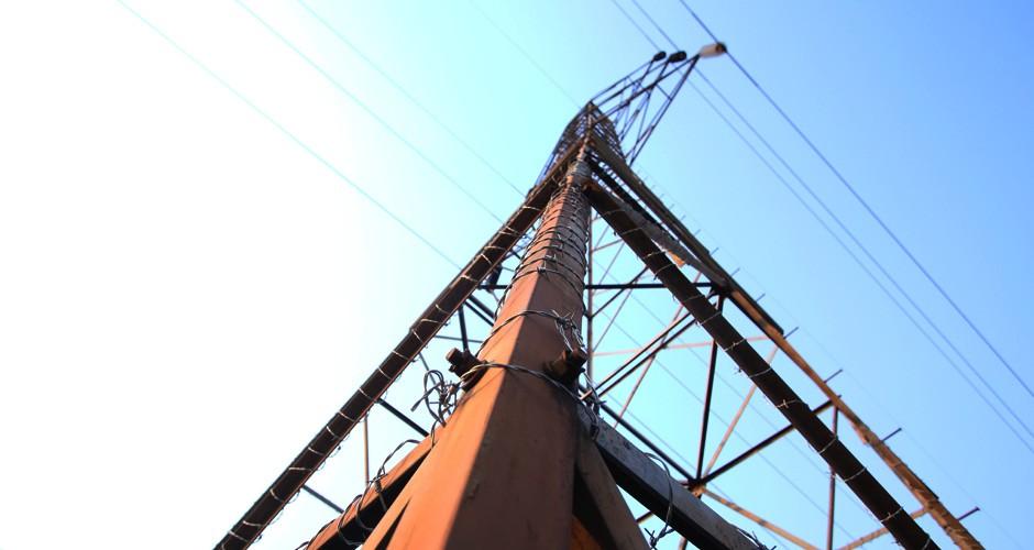 Arame farpado é usado contra 'escaladores'