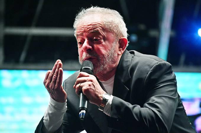 Lula é comandante máximo do petrolão, diz MP