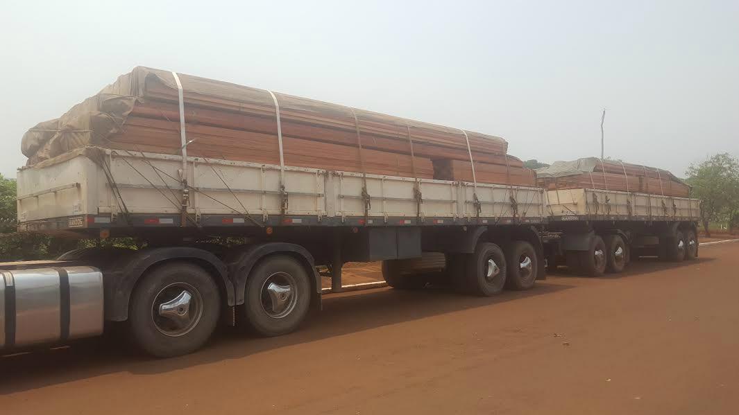 Empresas são multada R$ 20,6 mil por transporte irregular de madeira